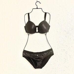 like new! PUSH-UP Bra and Panty (Victoria’s Secret)